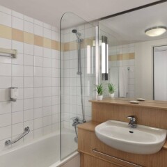 Отель Citadines Kurfurstendamm Berlin Германия, Берлин - 9 отзывов об отеле, цены и фото номеров - забронировать отель Citadines Kurfurstendamm Berlin онлайн ванная фото 2