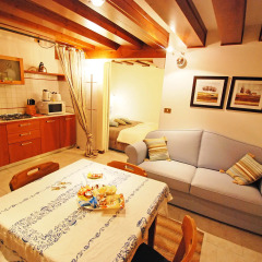 Отель Calle Del Traghetto Vecchio - One Bedroom Италия, Венеция - отзывы, цены и фото номеров - забронировать отель Calle Del Traghetto Vecchio - One Bedroom онлайн комната для гостей фото 2