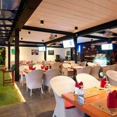 Отель Sandalay Resort Pattaya гостиничный бар