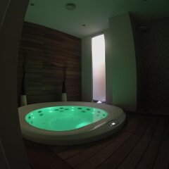 Hotel Touring Wellness & Beauty Фьюджи бассейн