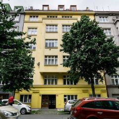 Апартаменты Flying Bed Apartment close to Castle Прага парковка