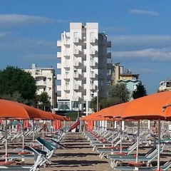 Hotel Aristeo Римини пляж