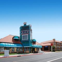 Отель Quality Inn & Suites Bell Gardens Белл Гарденс