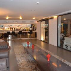 Hotel Brisamar Suites гостиничный бар