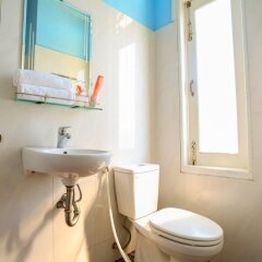 Отель Nhu Huy Homestay ванная фото 2