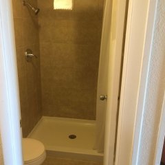 Lakeview Motel in Lakeland, United States of America from 106$, photos, reviews - zenhotels.com bathroom photo 3