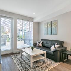 Отель Modern Townhouse at Marine by Elevate Rooms Канада, Ванкувер - отзывы, цены и фото номеров - забронировать отель Modern Townhouse at Marine by Elevate Rooms онлайн комната для гостей фото 2