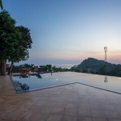 Отель Phuchawee Lanta Resort Ланта бассейн