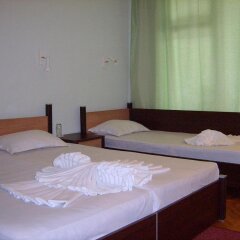 ADIS Holiday Inn Hotel сейф в номере
