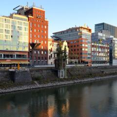 Отель Courtyard by Marriott Düsseldorf Hafen фото 3