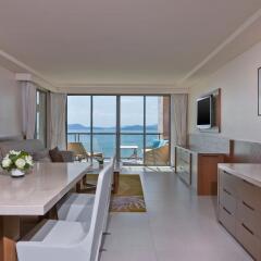 Отель The Westin Siray Bay Resort & Spa, Phuket Таиланд, Пхукет - отзывы, цены и фото номеров - забронировать отель The Westin Siray Bay Resort & Spa, Phuket онлайн комната для гостей фото 5