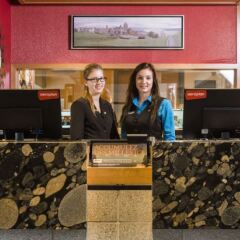 Отель Hôtel & Suites Le Dauphin Québec Канада, Квебек - отзывы, цены и фото номеров - забронировать отель Hôtel & Suites Le Dauphin Québec онлайн интерьер отеля фото 3