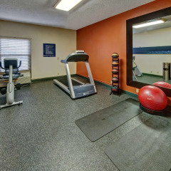 Отель Hampton Inn Concord/Kannapolis фитнесс-зал