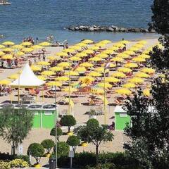 Hotel Sabbia D'oro Римини пляж