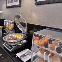 Отель Best Western Royal Palace Inn & Suites США, Лос-Анджелес - отзывы, цены и фото номеров - забронировать отель Best Western Royal Palace Inn & Suites онлайн питание