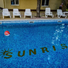 Sunrise Hotel бассейн