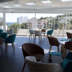 Hotel RD Costa Portals - Adults Only гостиничный бар