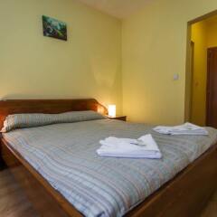 Отель Hera Guest House сейф в номере