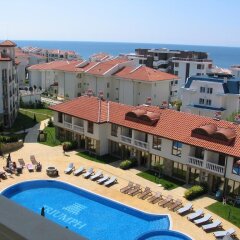 Отель Triumph Holiday Village Свети Влас пляж