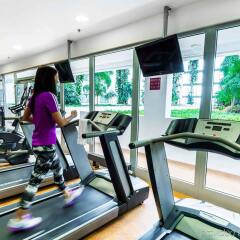 Отель Courtyard by Marriott Prague Airport фитнесс-зал