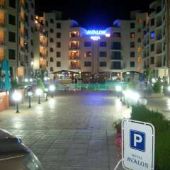 Апартаменты Two Bedroom Apartment with Balcony парковка