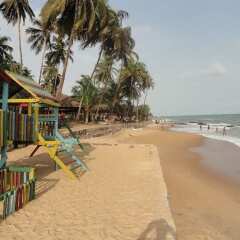 Отель Coconut Grove Beach Resort Гана, Шама - отзывы, цены и фото номеров - забронировать отель Coconut Grove Beach Resort онлайн пляж