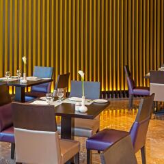 Flora Park Deluxe Hotel Apartments гостиничный бар