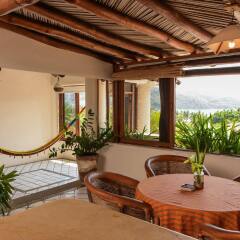 Отель Villas San Sebastián Мексика, Сиуатанехо - отзывы, цены и фото номеров - забронировать отель Villas San Sebastián онлайн балкон