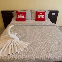 Отель Zen Rooms Siripong Road Бангкок комната для гостей фото 3