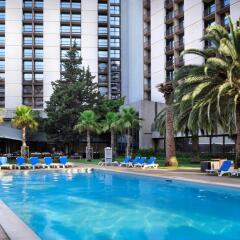 Отель Lisbon Marriott Hotel Португалия, Лиссабон - отзывы, цены и фото номеров - забронировать отель Lisbon Marriott Hotel онлайн бассейн фото 2