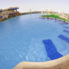 Отель King Tut Aqua Park Beach Resort - All Inclusive бассейн