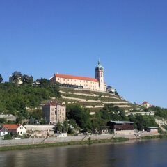 Hotel Jaro Мельник приотельная территория