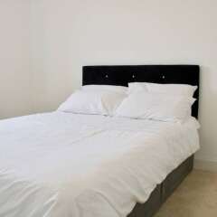 Апартаменты 2 Bedroom Apartment Near Centre Of The City Эдинбург комната для гостей фото 5