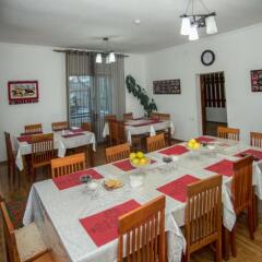 Отель Sweet House Guest house Кыргызстан, Каракол - отзывы, цены и фото номеров - забронировать отель Sweet House Guest house онлайн питание фото 3