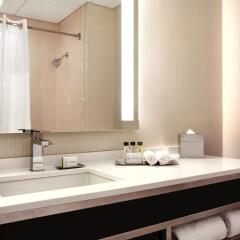 Отель DoubleTree by Hilton Hotel Boston - Downtown США, Бостон - отзывы, цены и фото номеров - забронировать отель DoubleTree by Hilton Hotel Boston - Downtown онлайн ванная