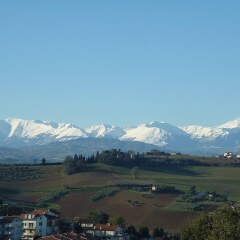 Апартаменты Apartment With 4 Bedrooms in Recanati, With Wonderful Mountain View, Enclosed Garden and Wifi - 8 km From the Beach Реканати фото 5