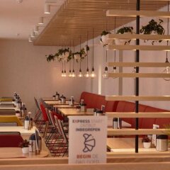 Отель Holiday Inn Express Amsterdam - City Hall интерьер отеля