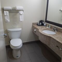 Quality Inn Prattville I-65 in Millbrook, United States of America from 134$, photos, reviews - zenhotels.com bathroom