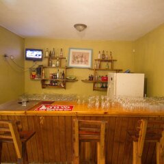 Chateau Margarite Hotel гостиничный бар
