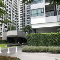 Отель The Base Pattaya Паттайя парковка