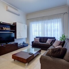 Отель Gorgeous Apartment With Terrace in Fort Cambridge, Pool Мальта, Слима - отзывы, цены и фото номеров - забронировать отель Gorgeous Apartment With Terrace in Fort Cambridge, Pool онлайн комната для гостей