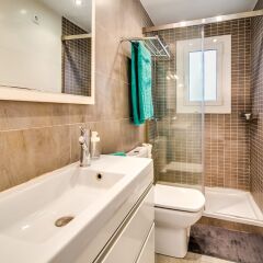 Отель Apartamento Vivalidays Es Blau Испания, Бланес - отзывы, цены и фото номеров - забронировать отель Apartamento Vivalidays Es Blau онлайн ванная фото 2