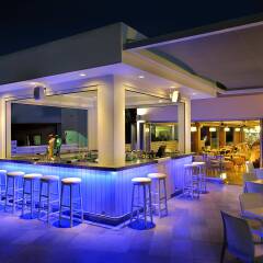 Euronapa Hotel Apartments бассейн фото 2
