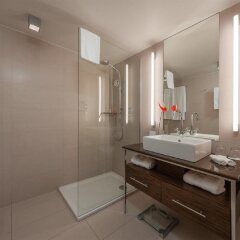 Отель The Ring Vienna's Casual Luxury Hotel Австрия, Вена - 3 отзыва об отеле, цены и фото номеров - забронировать отель The Ring Vienna's Casual Luxury Hotel онлайн ванная фото 2
