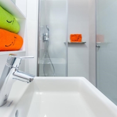 Отель Cosmo Apartments Marina Auditori Испания, Барселона - 1 отзыв об отеле, цены и фото номеров - забронировать отель Cosmo Apartments Marina Auditori онлайн ванная фото 2
