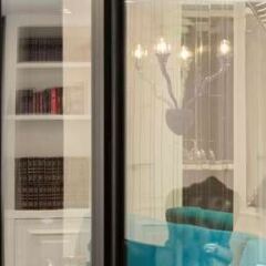 Отель Hôtel Louvre Saint-Honoré Франция, Париж - 10 отзывов об отеле, цены и фото номеров - забронировать отель Hôtel Louvre Saint-Honoré онлайн балкон