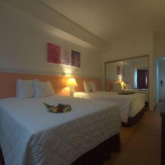 Grand Plaza Hotel комната для гостей