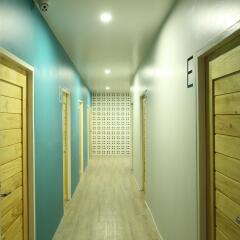 Отель Lupta Hostel Patong Hideaway Таиланд, Карон-Бич - отзывы, цены и фото номеров - забронировать отель Lupta Hostel Patong Hideaway онлайн интерьер отеля