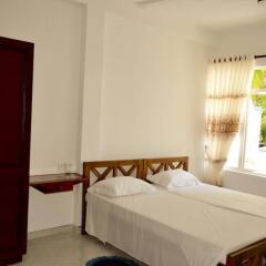 Отель Di Sicuro Tourist Inn Хиккадува комната для гостей фото 5