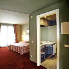 Отель Manerba Del Garda Resort Монига-дель-Гарда комната для гостей фото 2